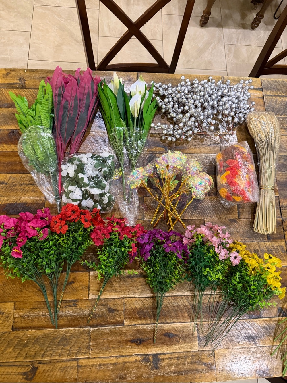 Lg Crafters BUNDLE Assorted Artificial Flowers foliage Holiday Showers Weddings